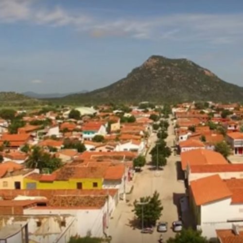 Documentário sobre a cidade de Irauçuba-CE revela história, cultura e superação no sertão cearense