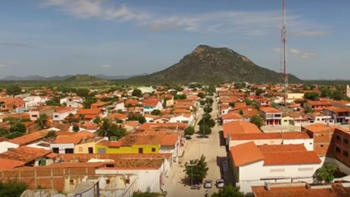 Documentário sobre a cidade de Irauçuba-CE revela história, cultura e superação no sertão cearense
