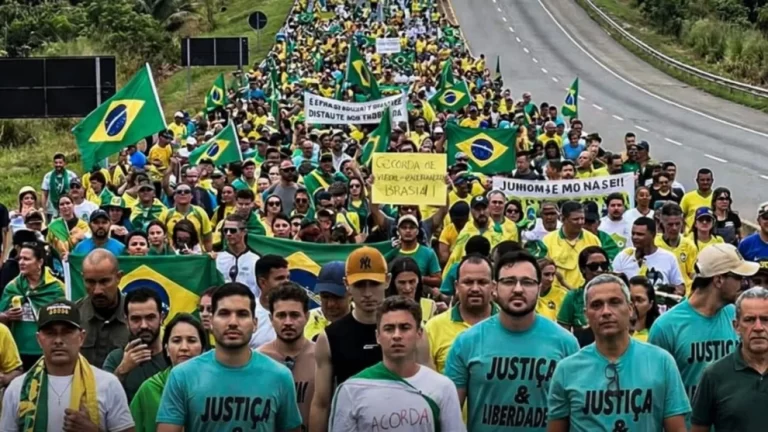 A caminhada de Nikolas Ferreira de Minas a Brasília: o que se sabe sobre o percurso e seus objetivos